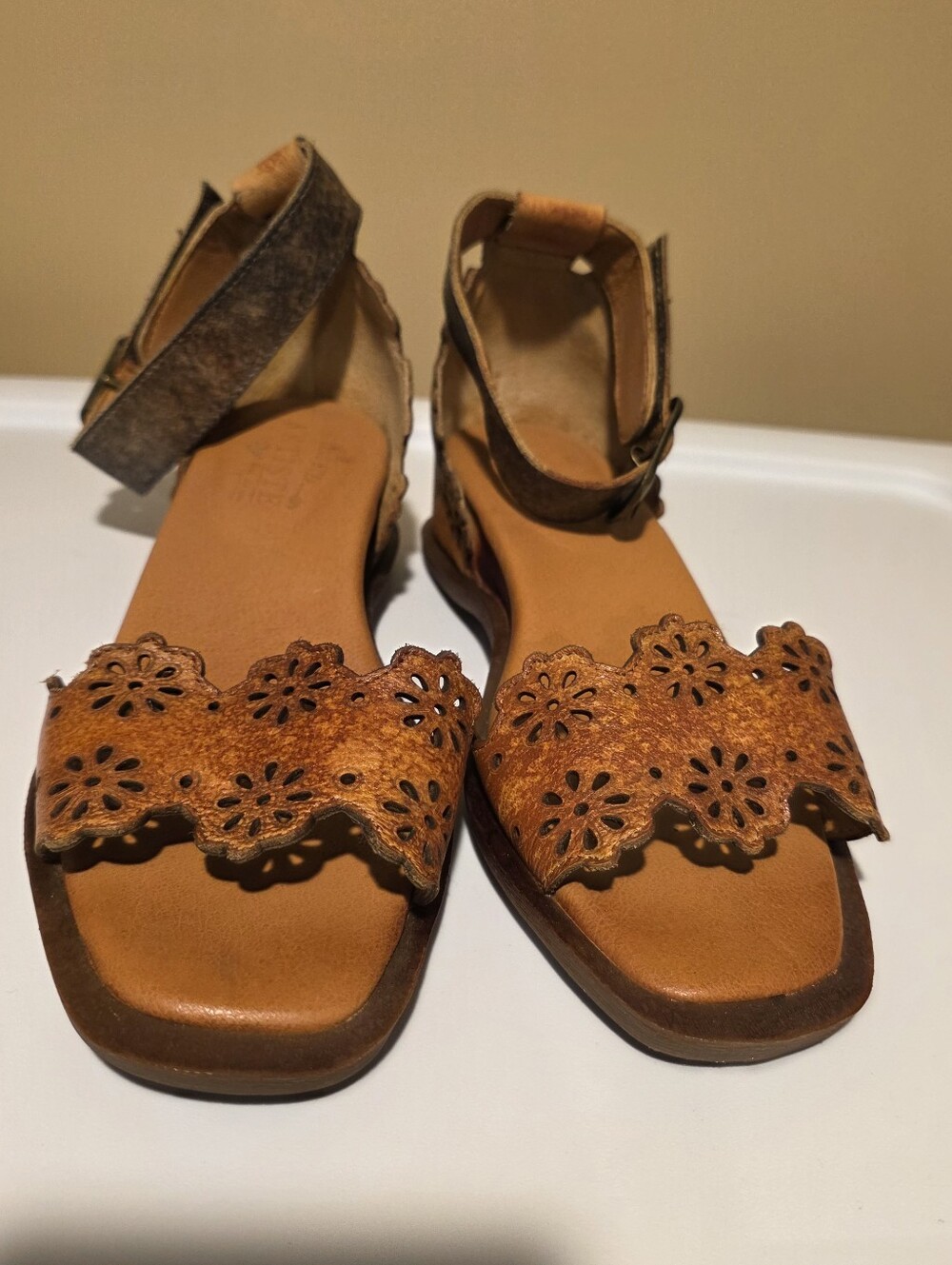 L'Artiste | Brown Leather Niarah Sandals By Spring Step